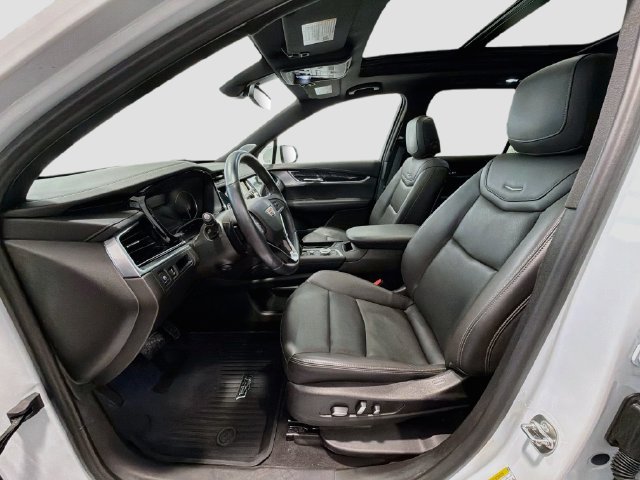 Certified 2024 Cadillac XT6 Premium Luxury w/ LPO, Floor Liner Package AWD/4WD image 19