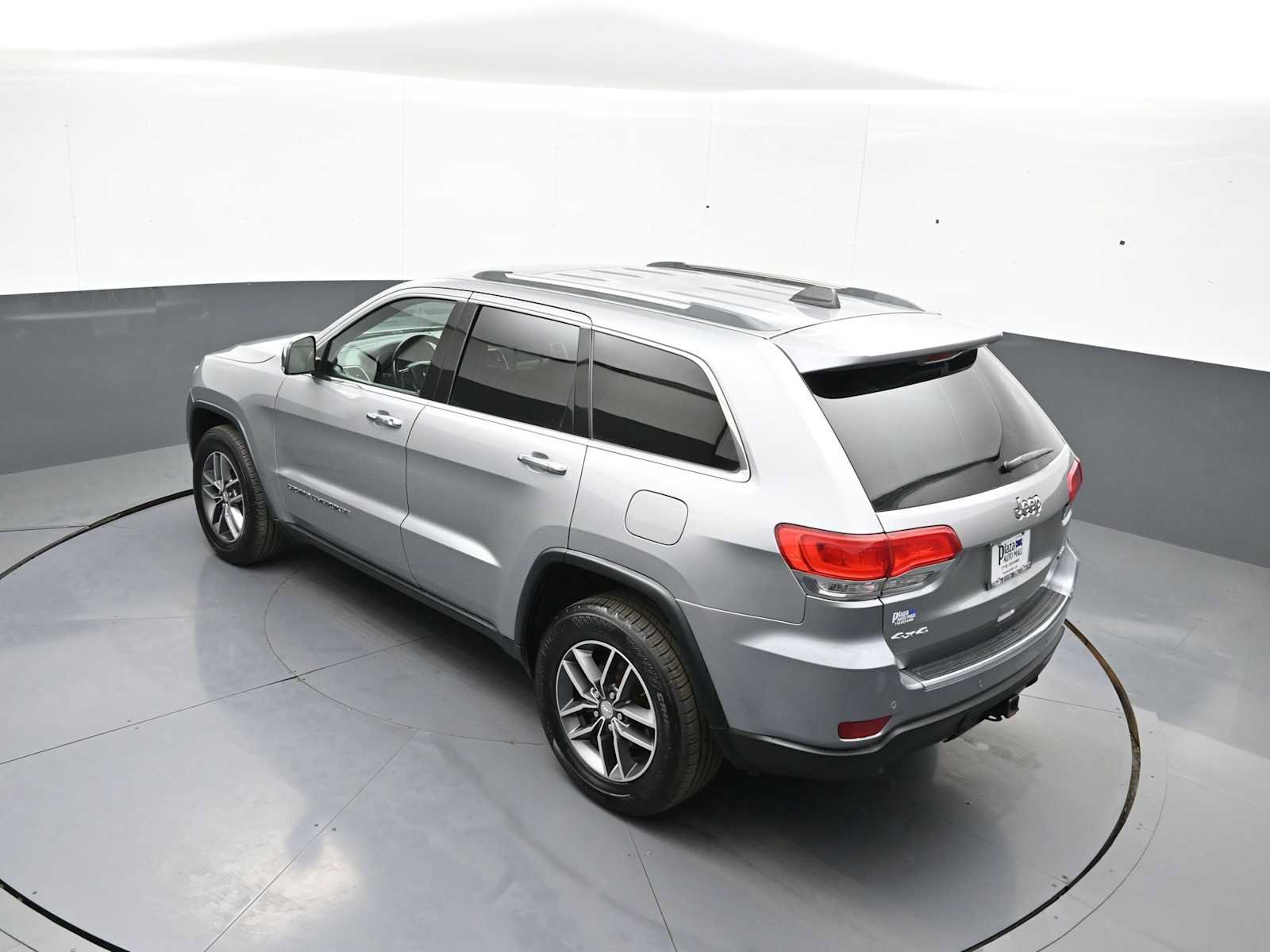 Used 2018 Jeep Grand Cherokee Limited AWD/4WD image 40