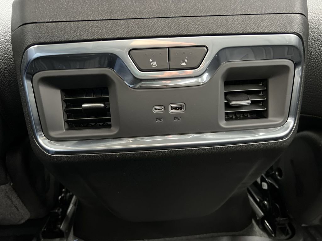 New 2026 GMC Sierra 3500 Denali w/ Denali Reserve Package image 22