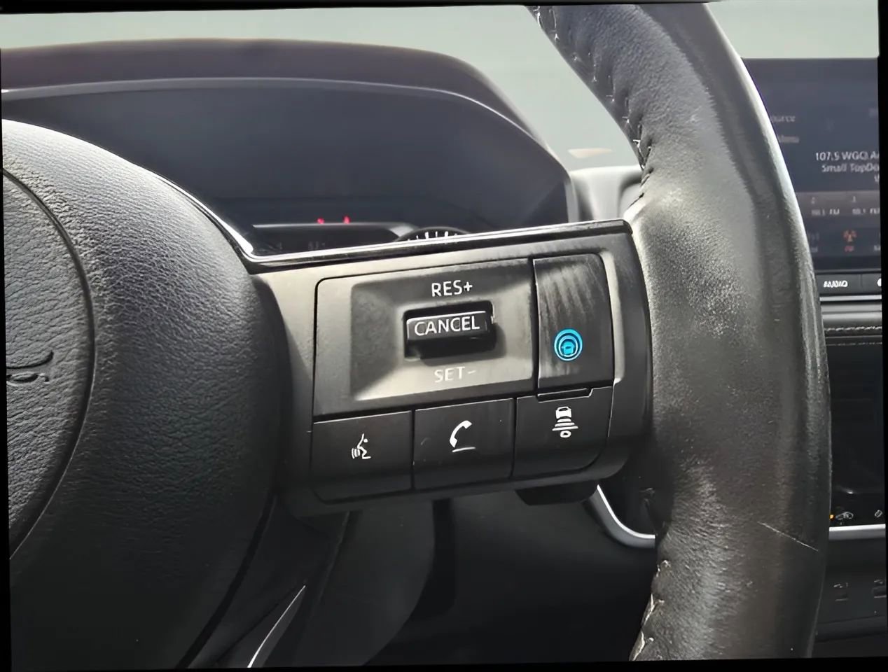 Used 2021 Nissan Rogue SV AWD/4WD image 25