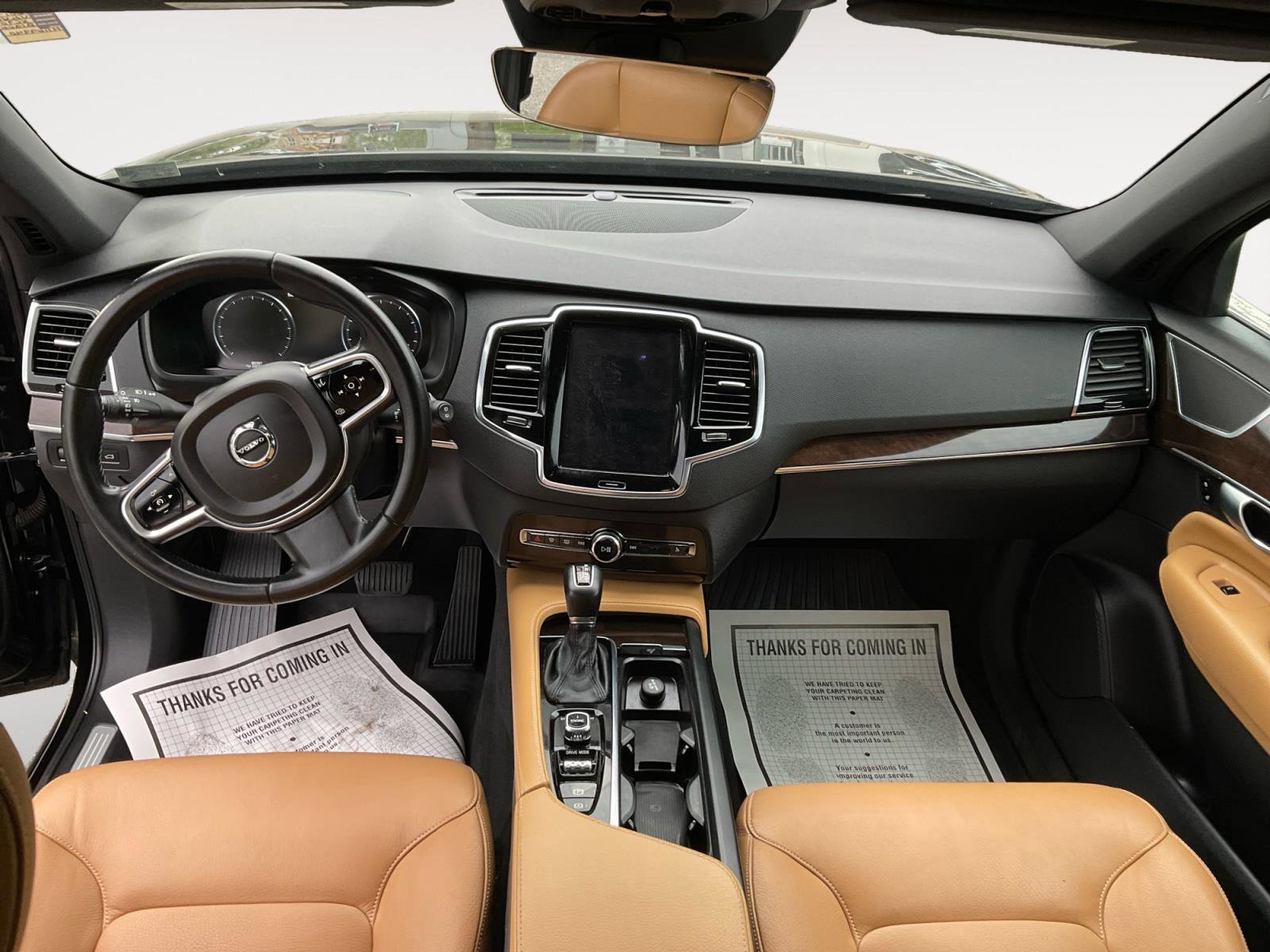 Used 2017 Volvo XC90 T6 Momentum w/ Vision Package image 10