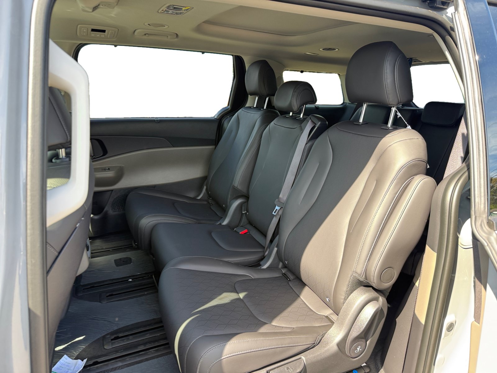 New 2027 Kia Carnival SX FWD image 16