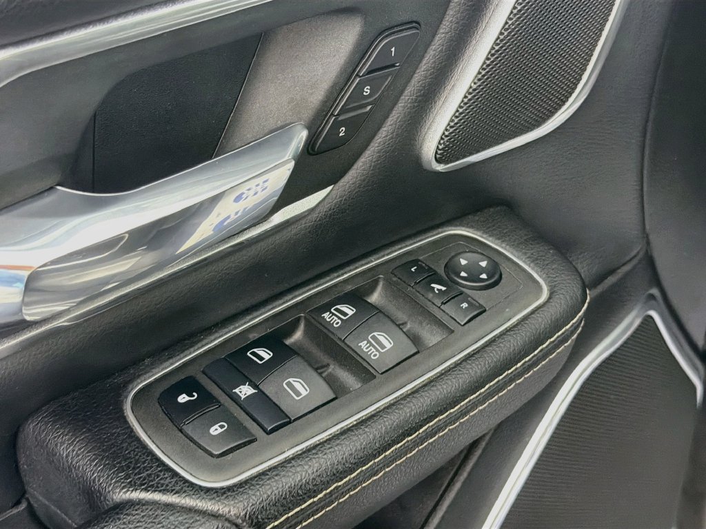 Used 2022 RAM 1500 Laramie w/ Night Edition AWD/4WD image 17