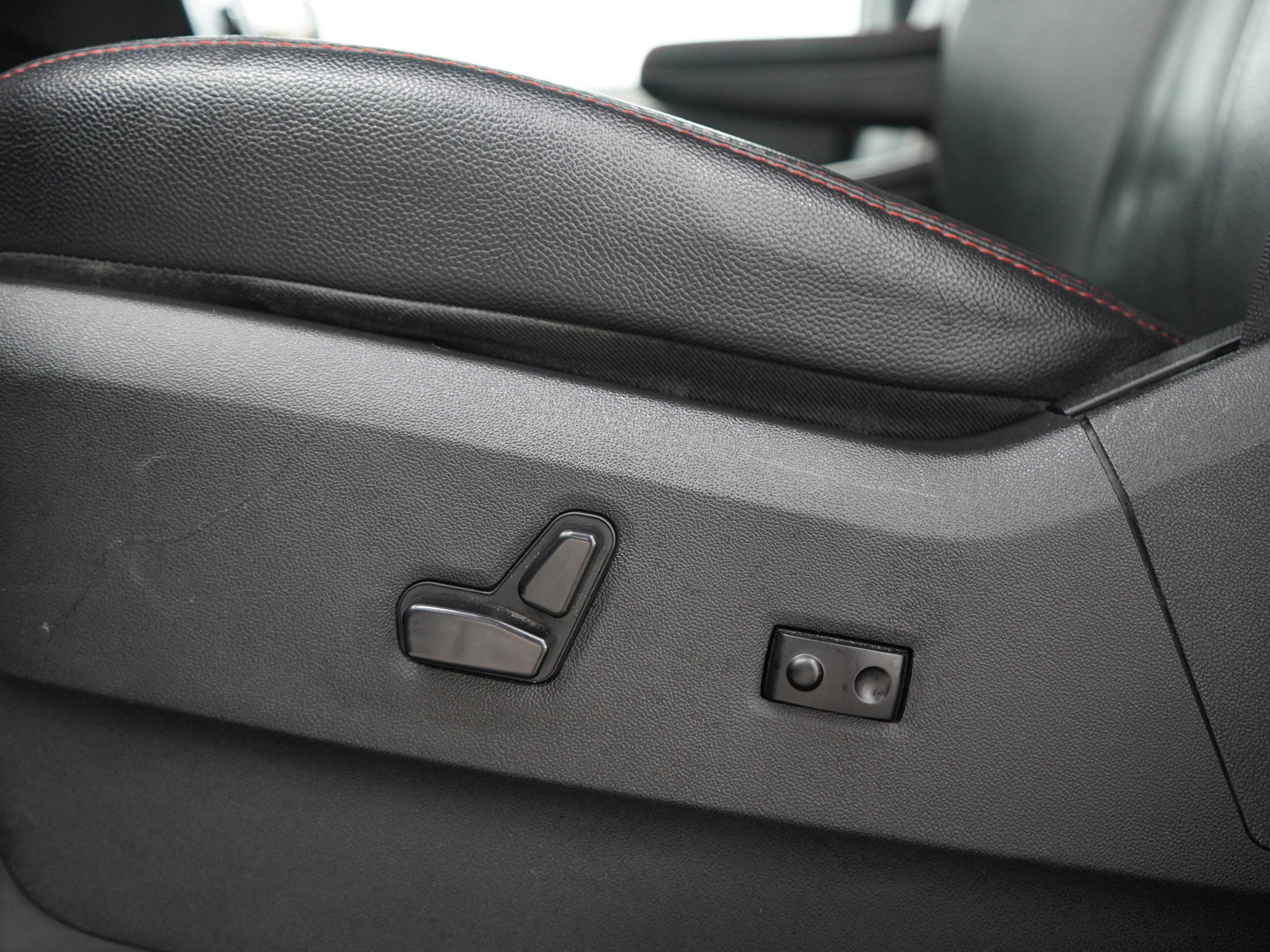 Used 2016 Dodge Grand Caravan R/T FWD image 21