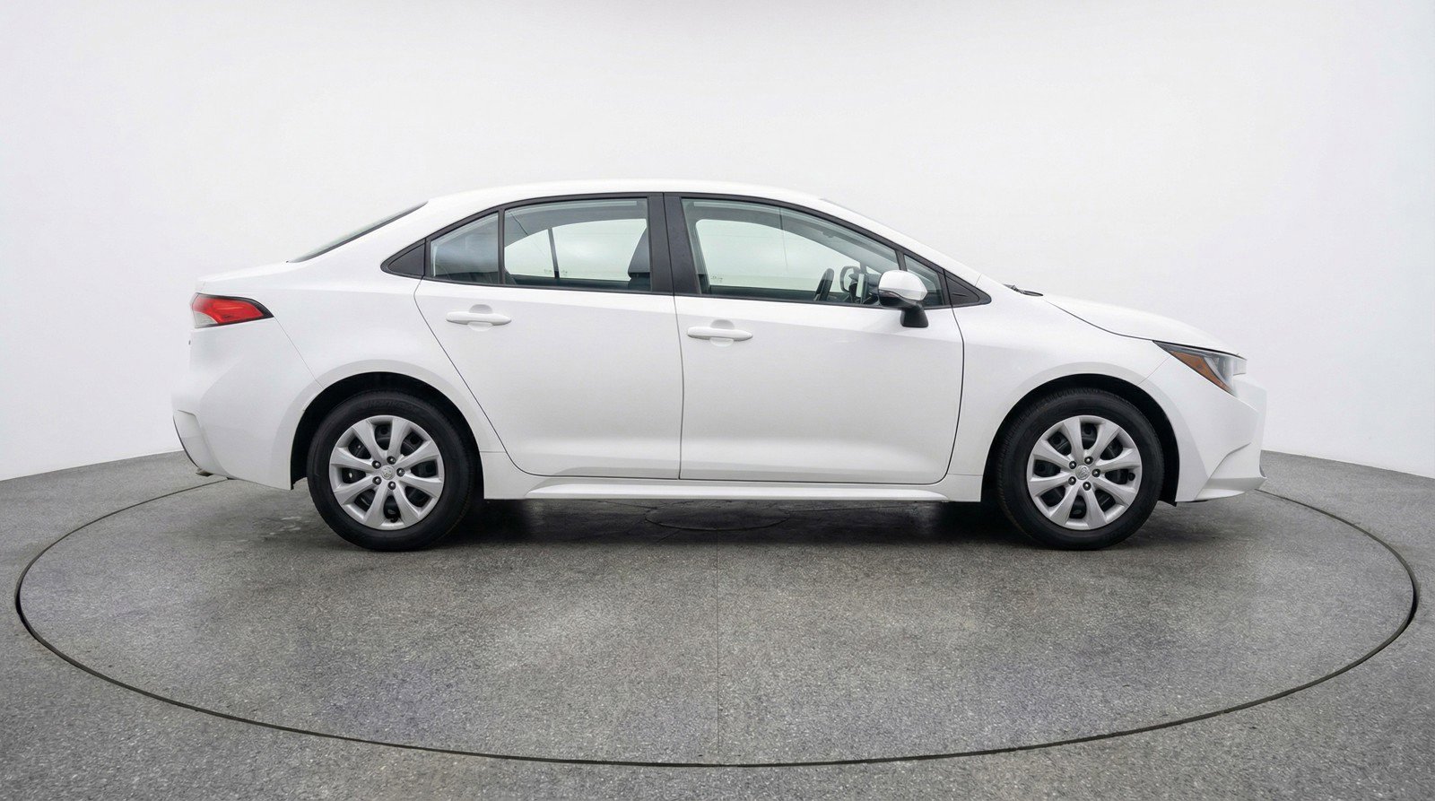 Used 2025 Toyota Corolla LE FWD image 11