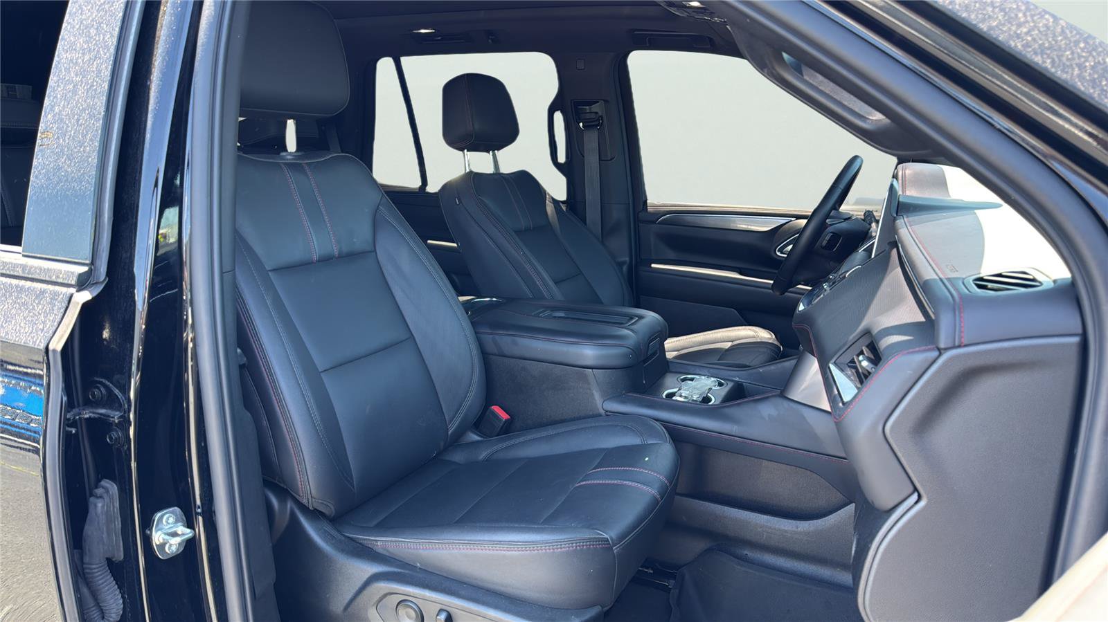 Used 2023 Chevrolet Tahoe RST w/ Luxury Package AWD/4WD image 21