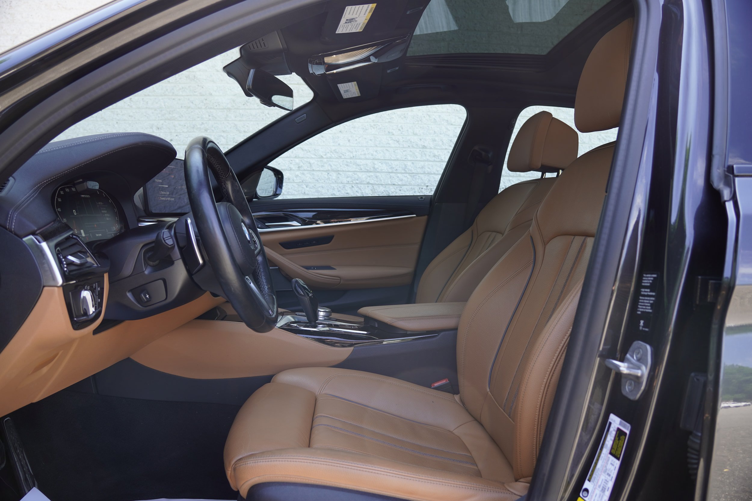 Used 2021 BMW M550i xDrive AWD/4WD image 13