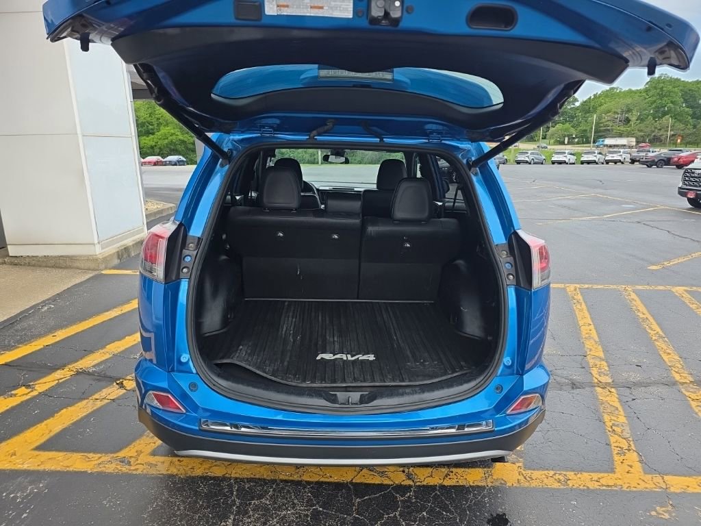 Used 2017 Toyota RAV4 SE w/ Power Special Value Package AWD/4WD image 6