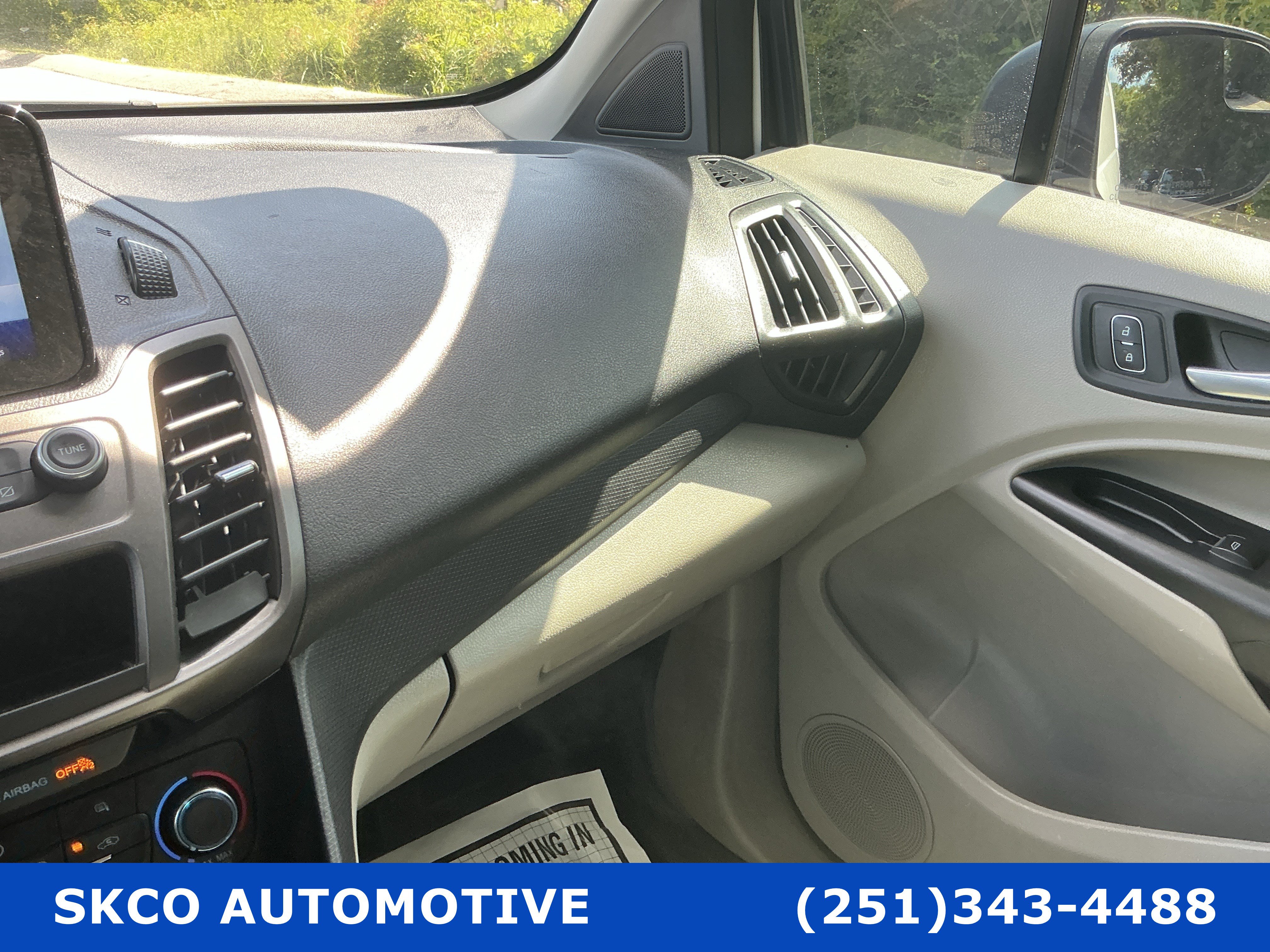 Used 2022 Ford Transit Connect XLT FWD image 24