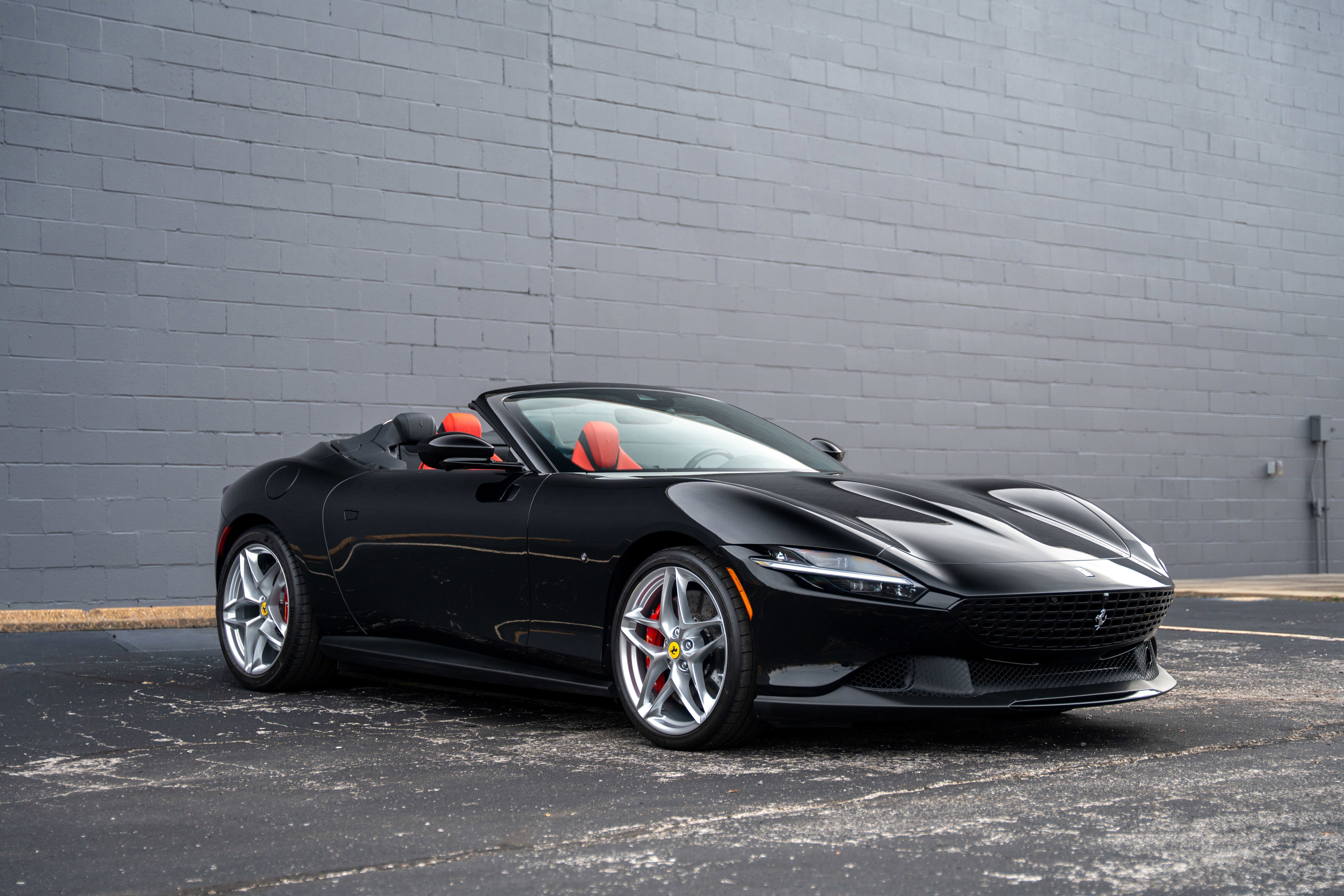 Used 2025 Ferrari Roma Spider RWD image 11