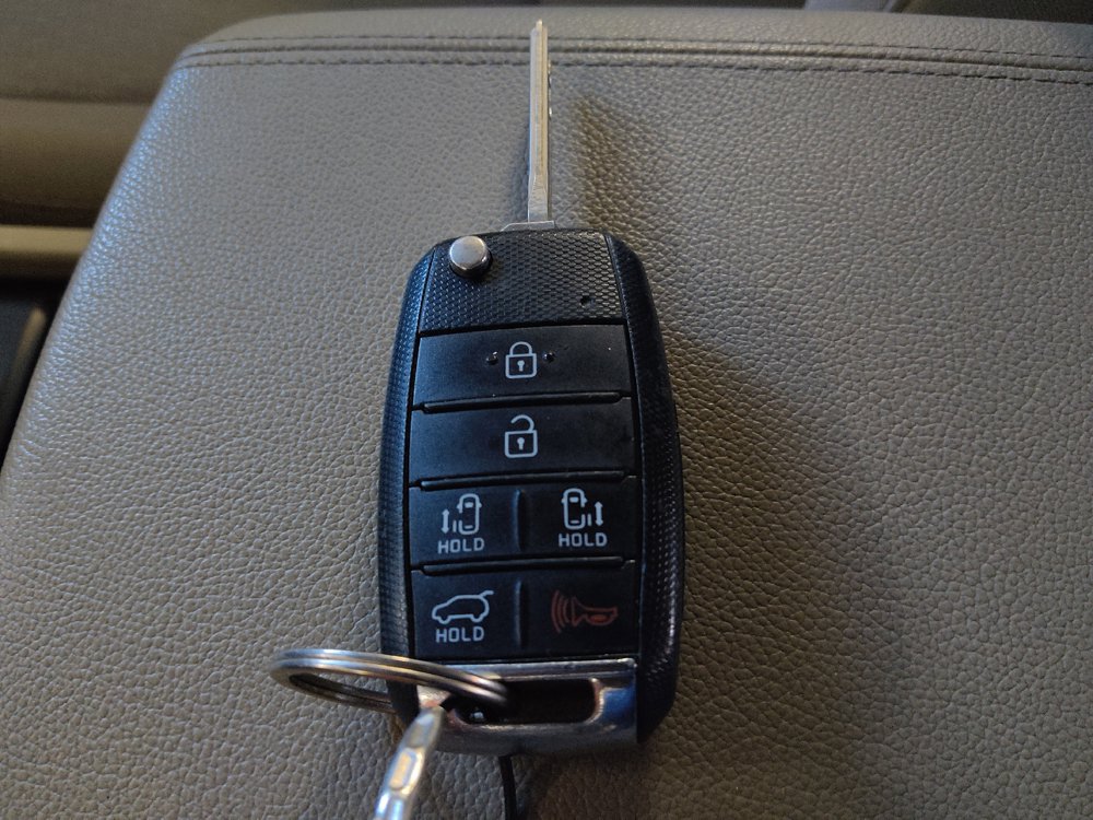 Used 2016 Kia Sedona LX w/ Option Group 020 FWD image 32