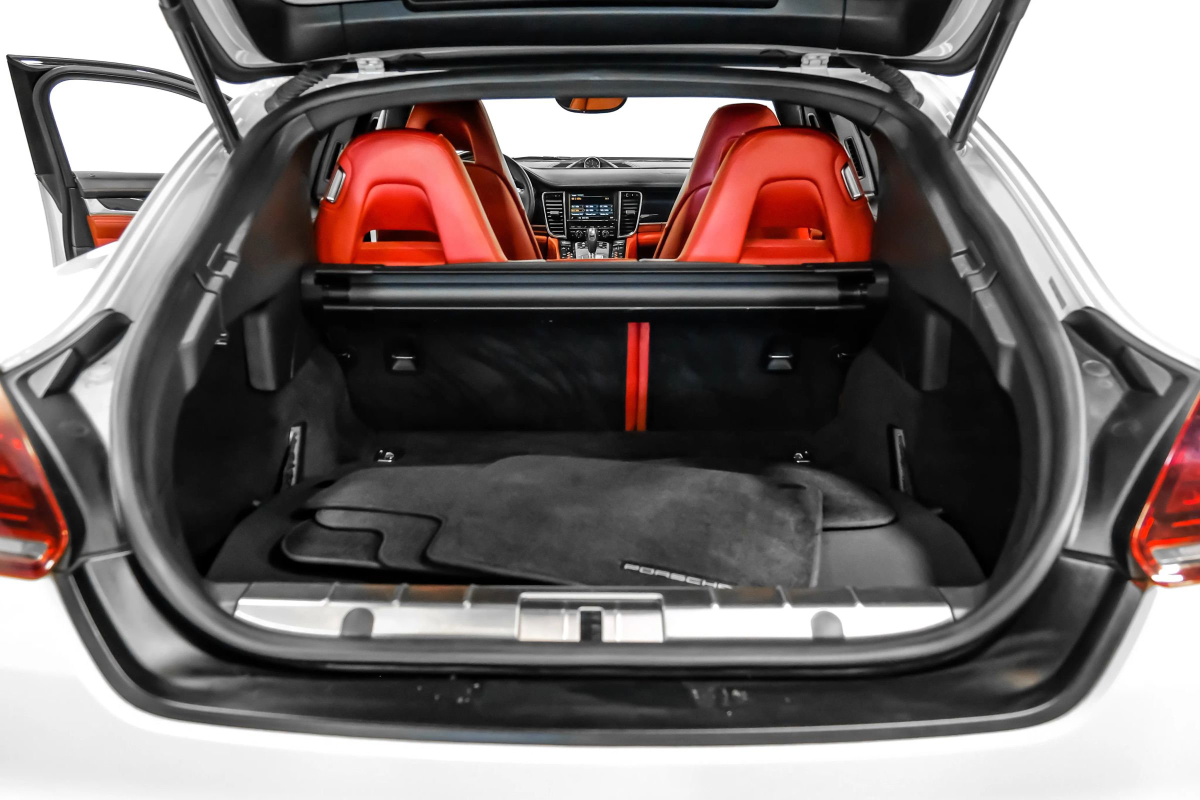 Used 2014 Porsche Panamera S image 32