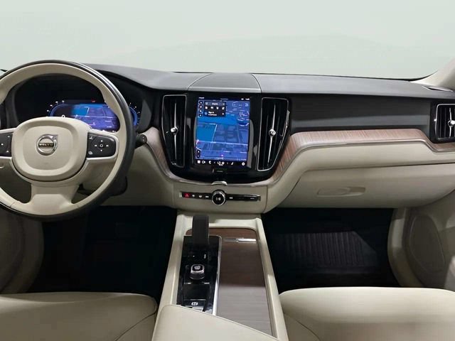 Used 2022 Volvo XC60 B5 Momentum w/ Climate Package AWD/4WD image 13