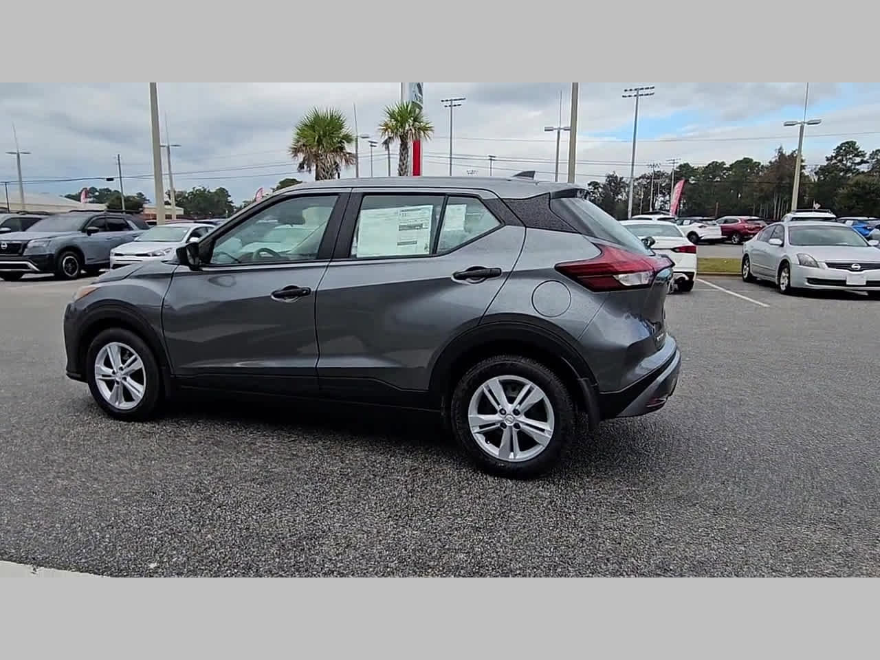 New 2025 Nissan Kicks Play S image 26