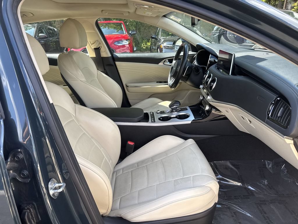 Used 2022 Kia Stinger GT2 AWD/4WD image 26