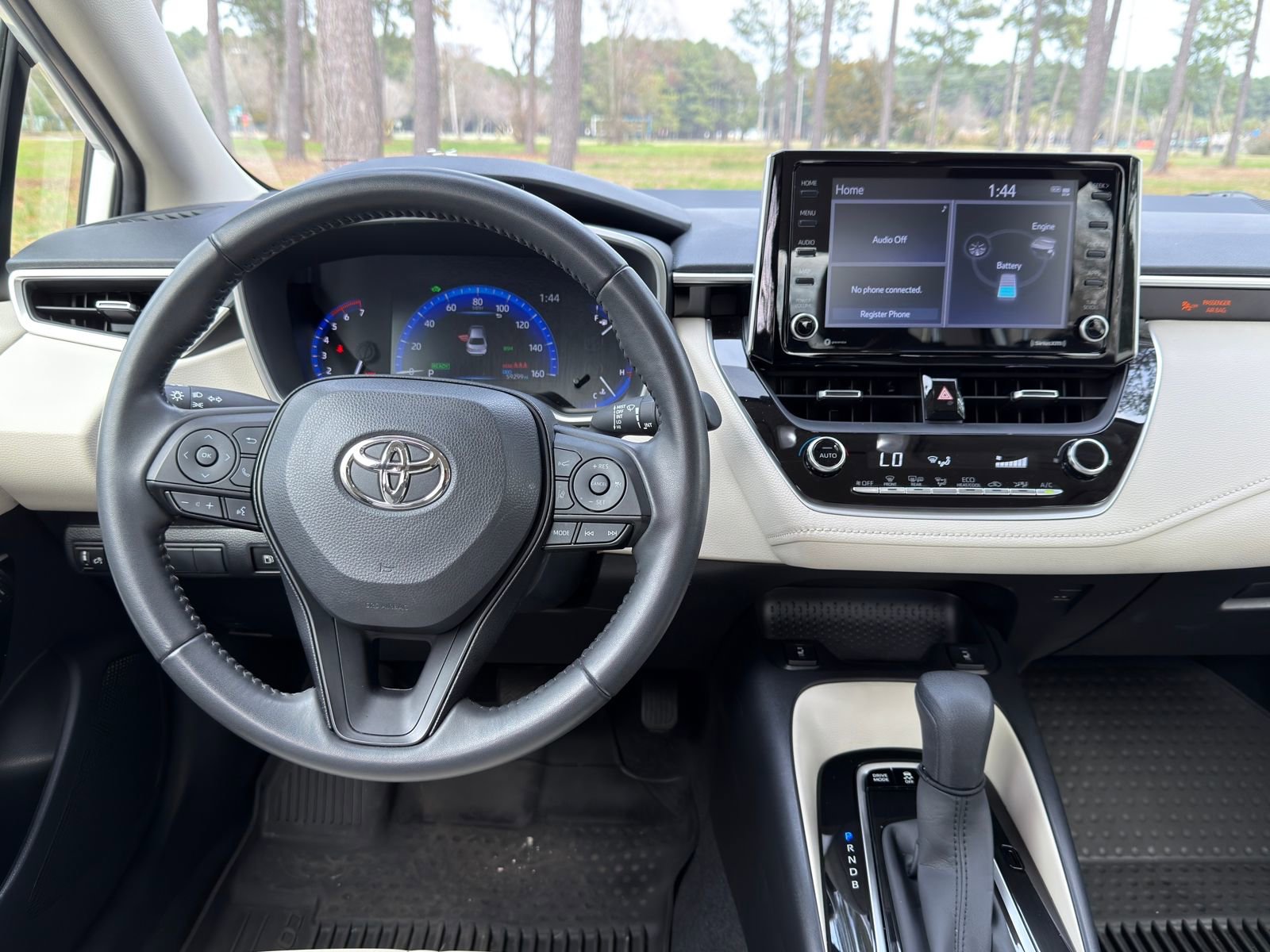 Used 2022 Toyota Corolla LE w/ Premium Interior Package image 3