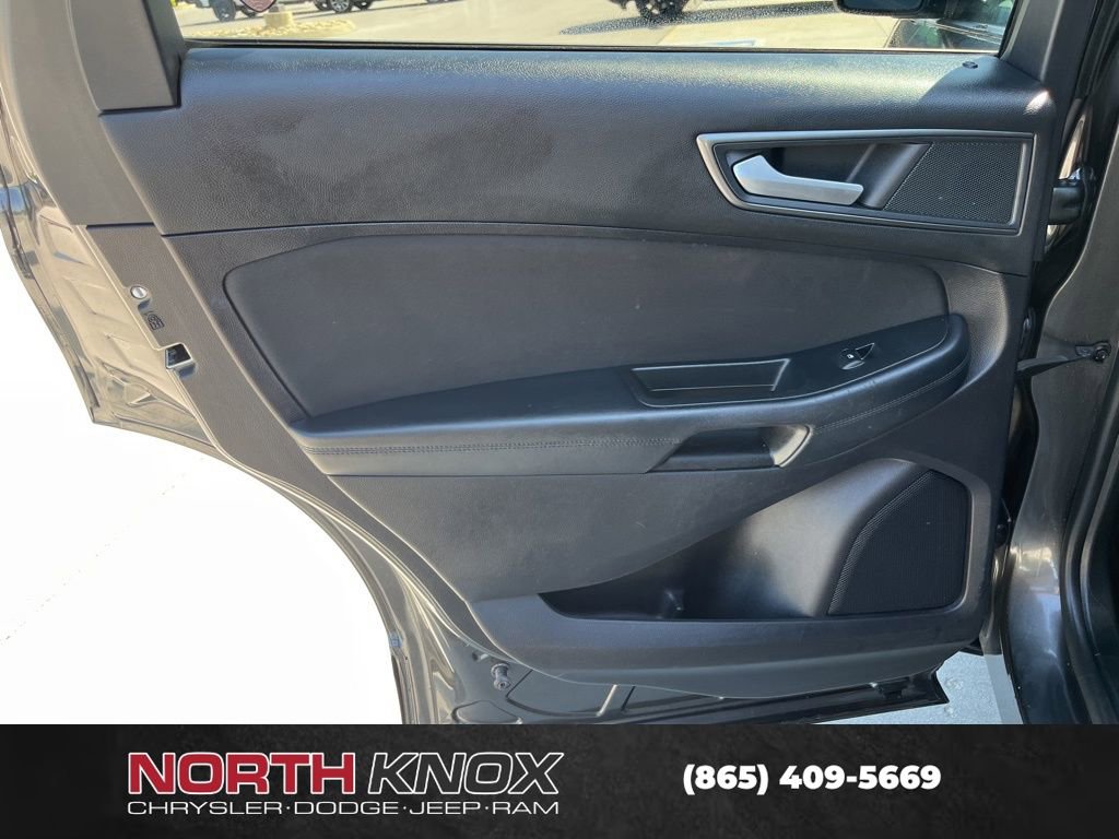 Used 2019 Ford Edge SE FWD image 14