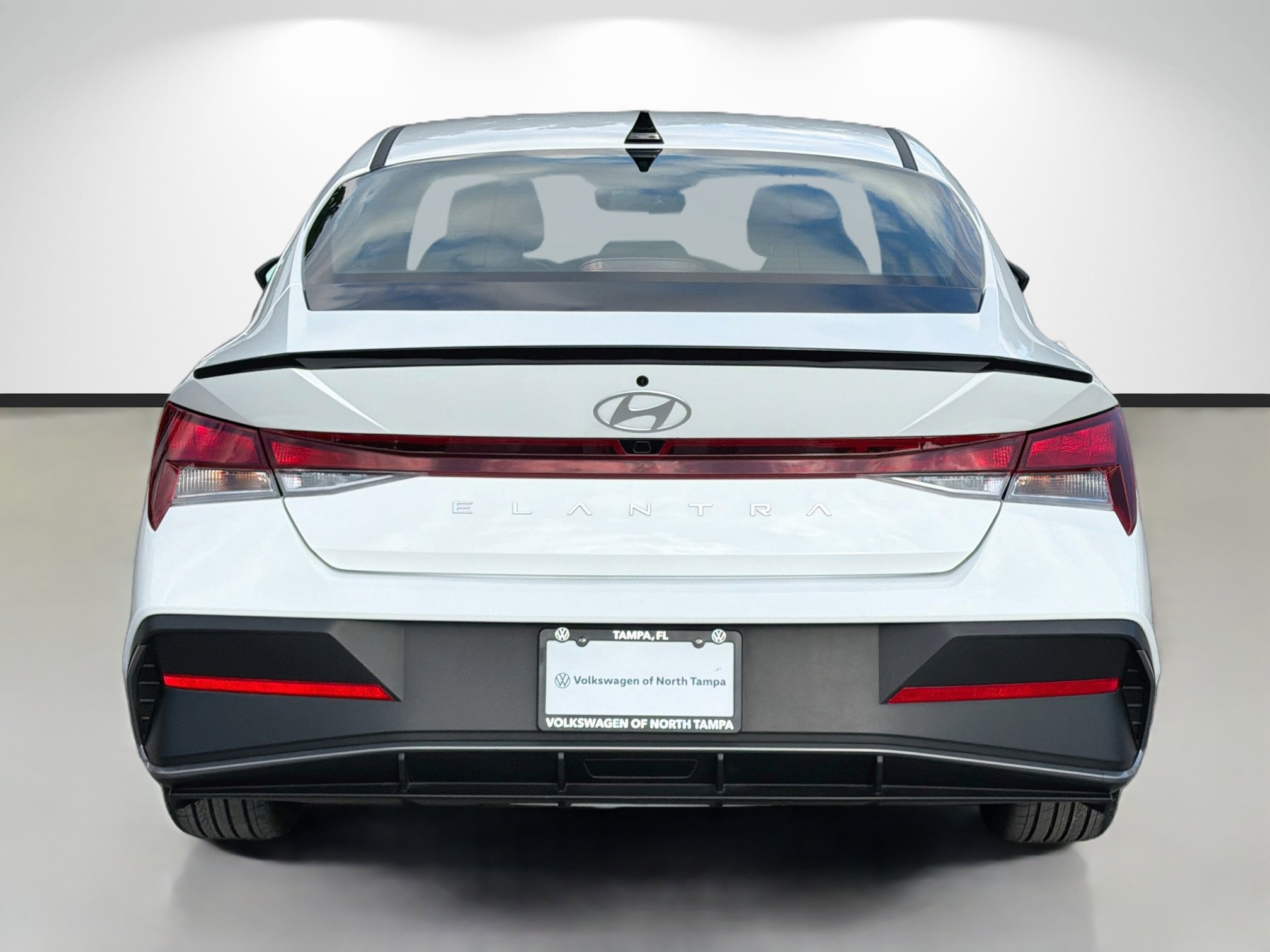 Used 2025 Hyundai Elantra Sport FWD image 4