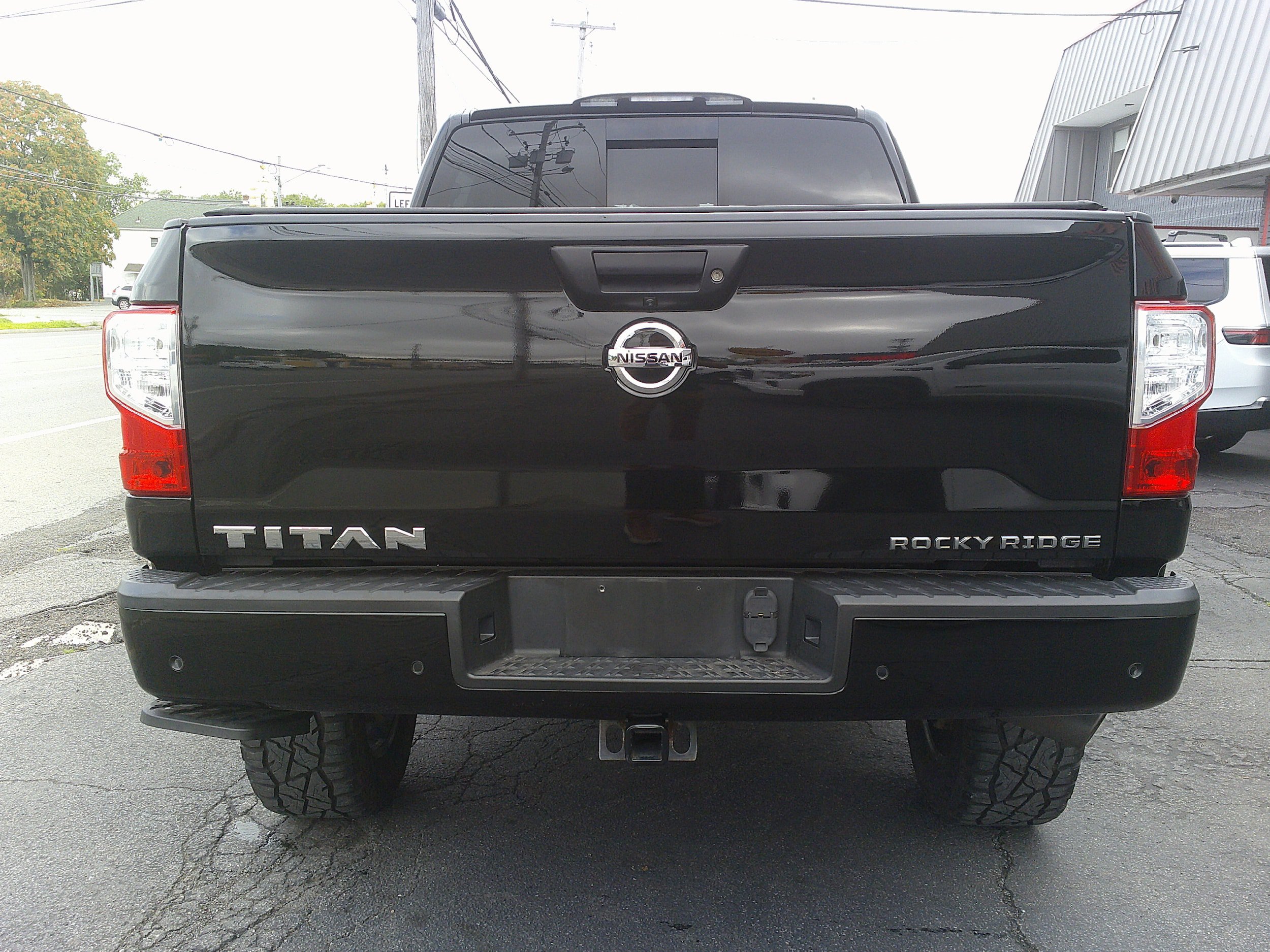 Used 2021 Nissan Titan SV w/ SV Convenience Package AWD/4WD image 9