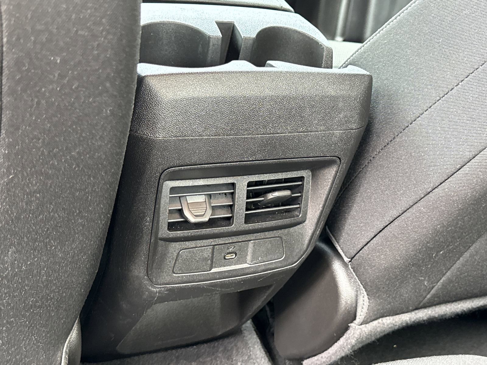 Used 2024 Chevrolet Colorado LT image 11