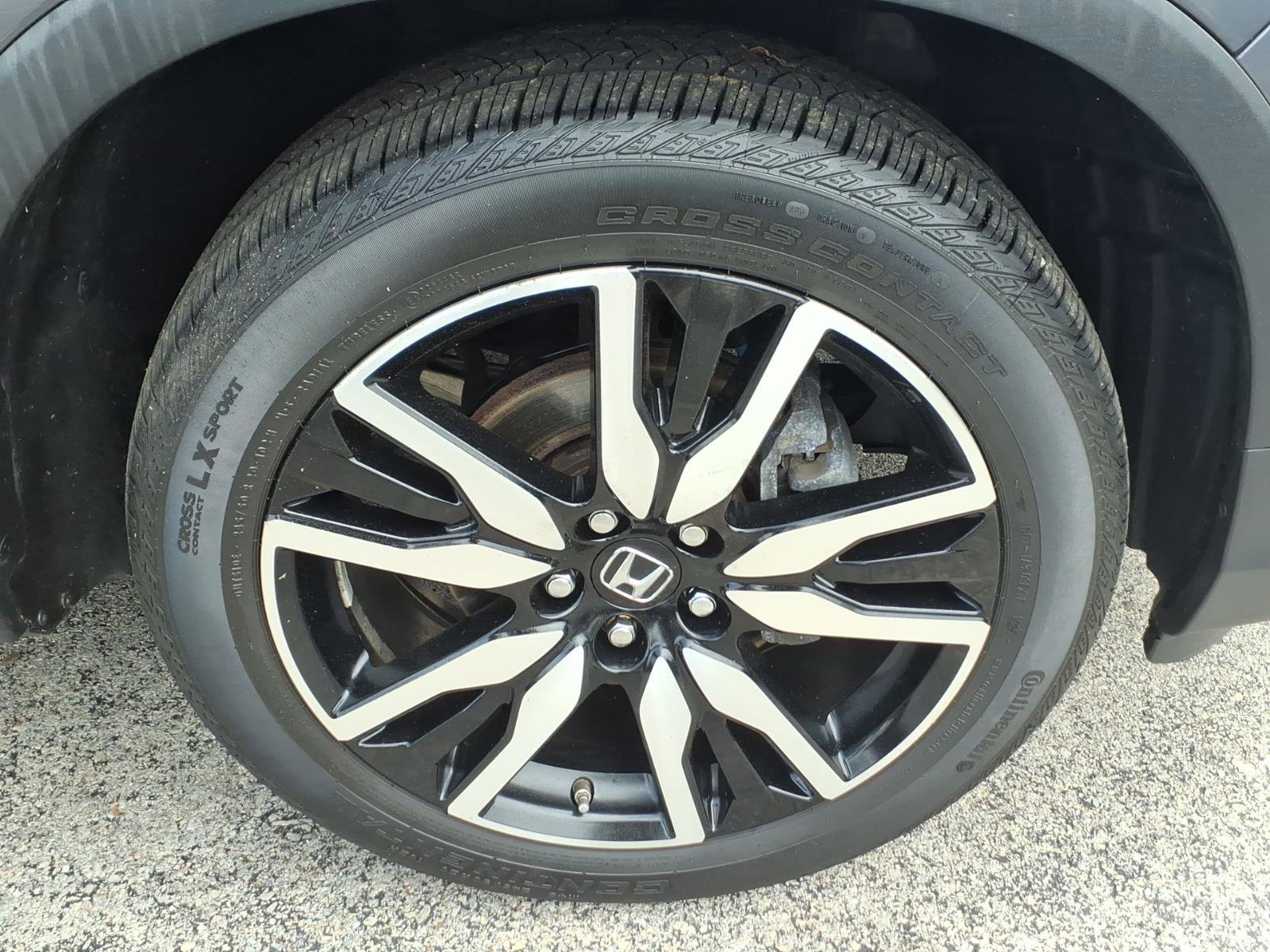 Used 2019 Honda Pilot Touring image 9