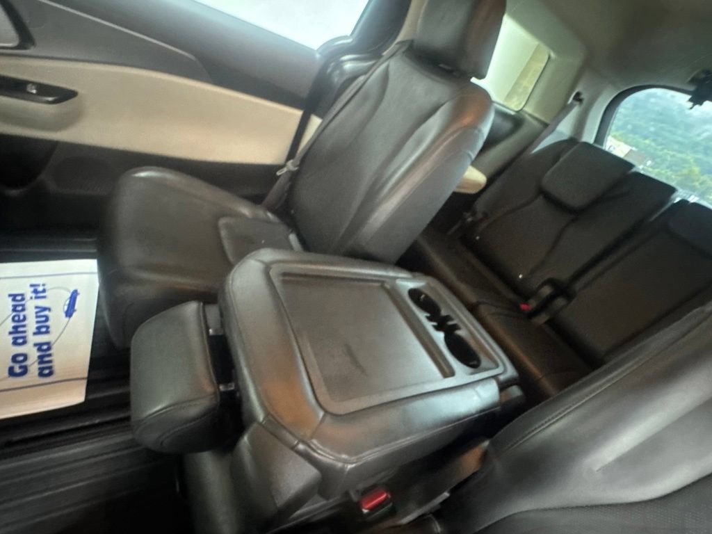 Used 2023 Kia Carnival LX FWD image 33