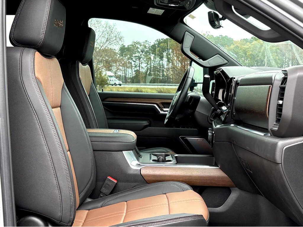 Used 2024 Chevrolet Silverado 2500 High Country w/ High Country Premium Package image 10