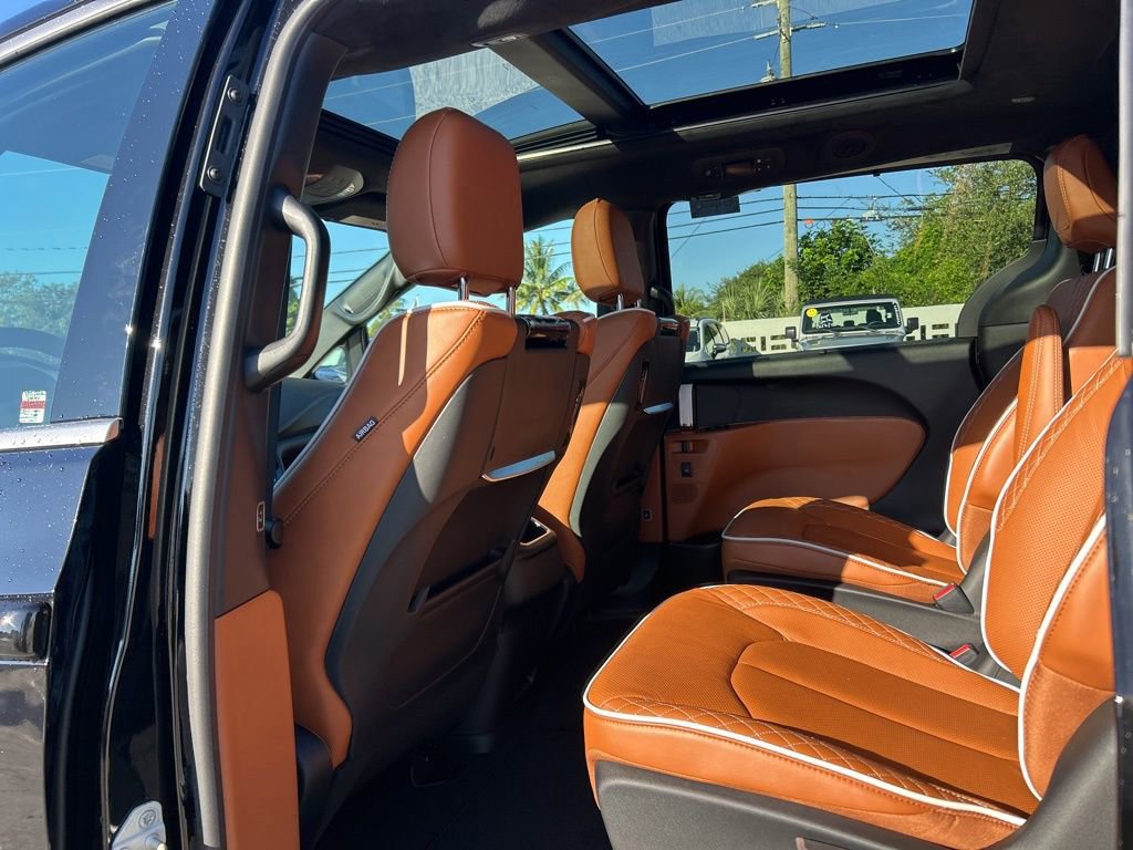 New 2026 Chrysler Pacifica Pinnacle image 36