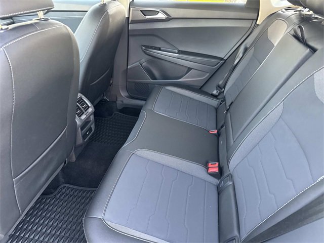 Used 2025 Volkswagen Taos SE image 24