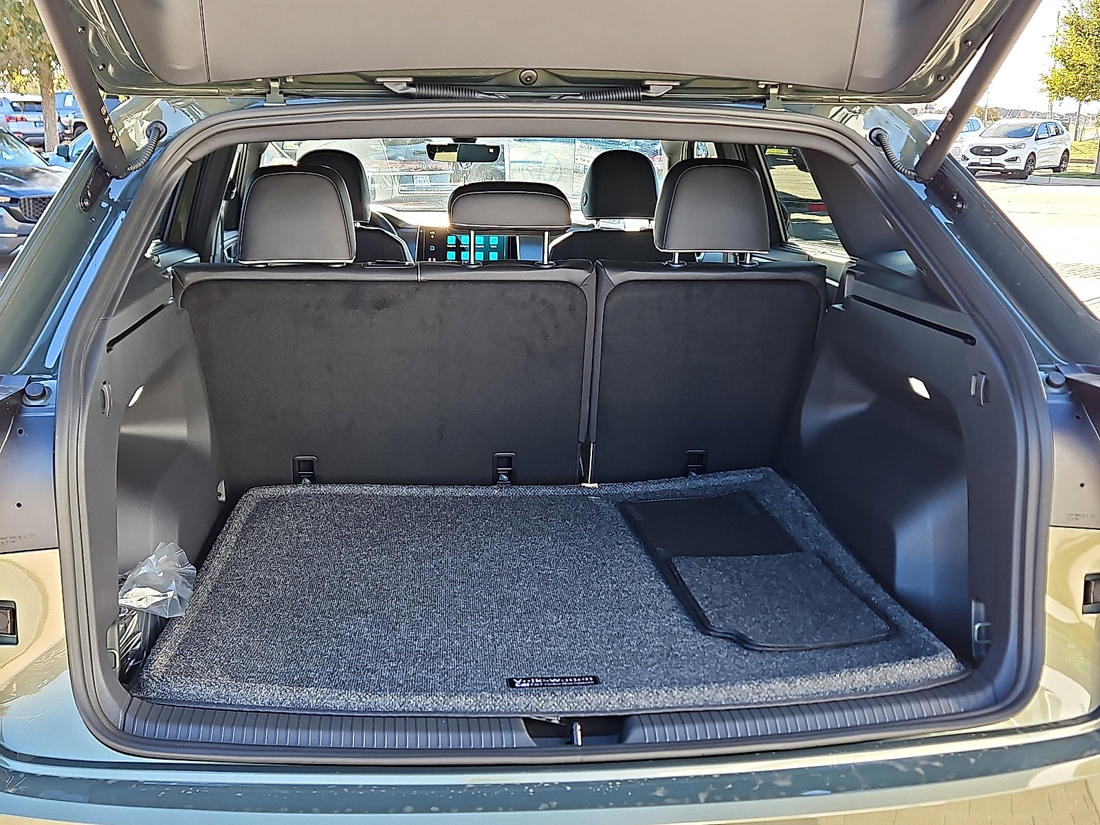 New 2026 Volkswagen Atlas Cross Sport SEL Premium R-Line image 7