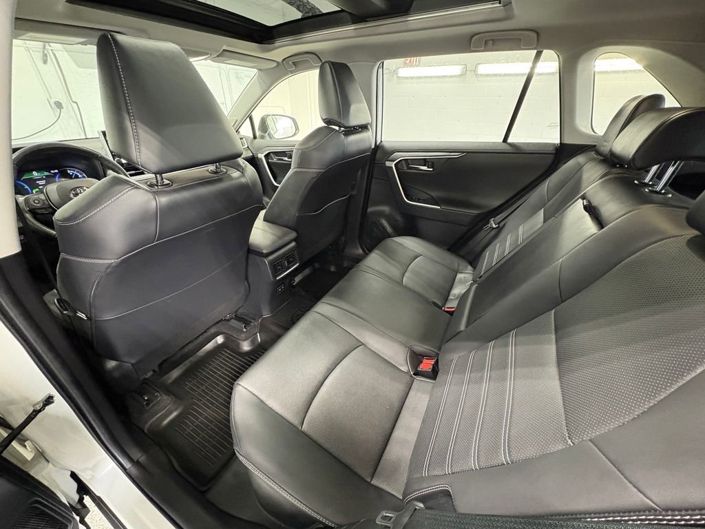 Used 2022 Toyota RAV4 Limited image 26