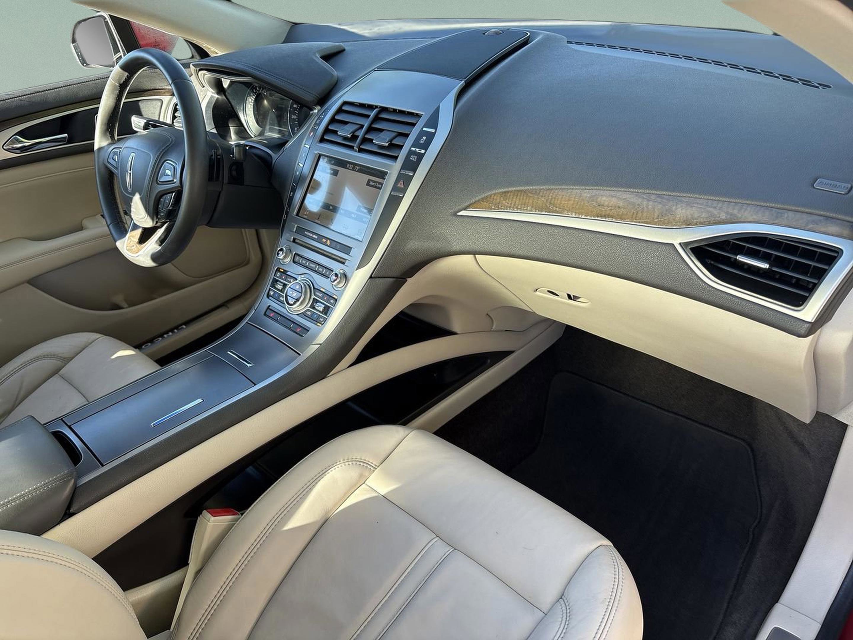 Used 2017 Lincoln MKZ Select FWD image 19