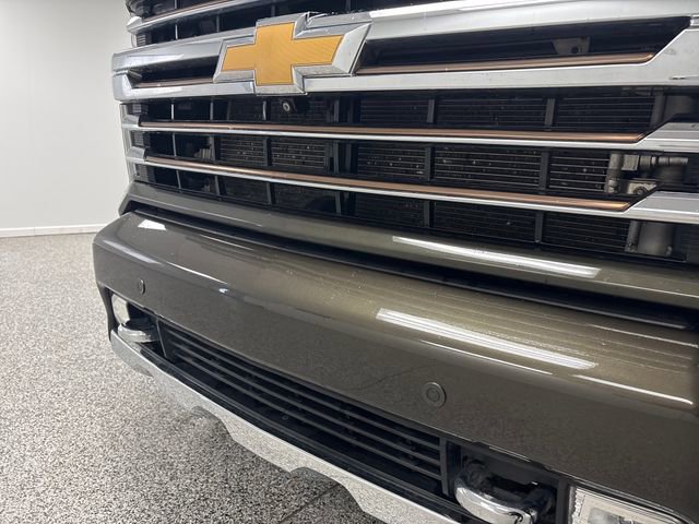 Used 2022 Chevrolet Silverado 3500 High Country w/ Safety Package II image 21