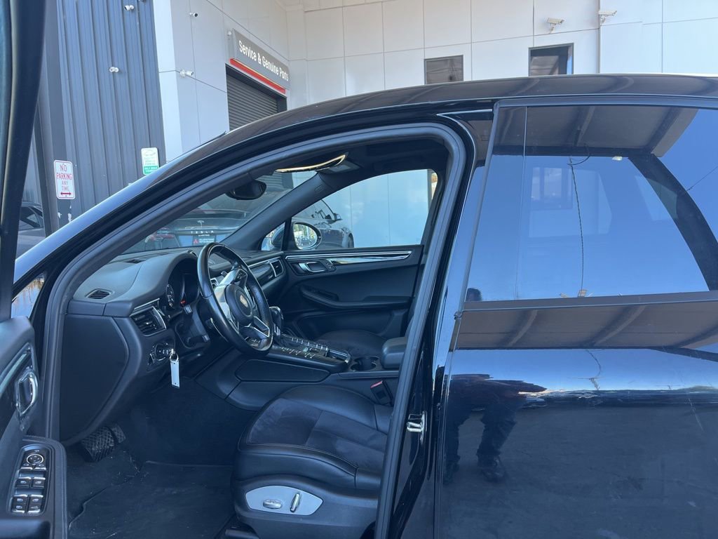 Used 2017 Porsche Macan image 11