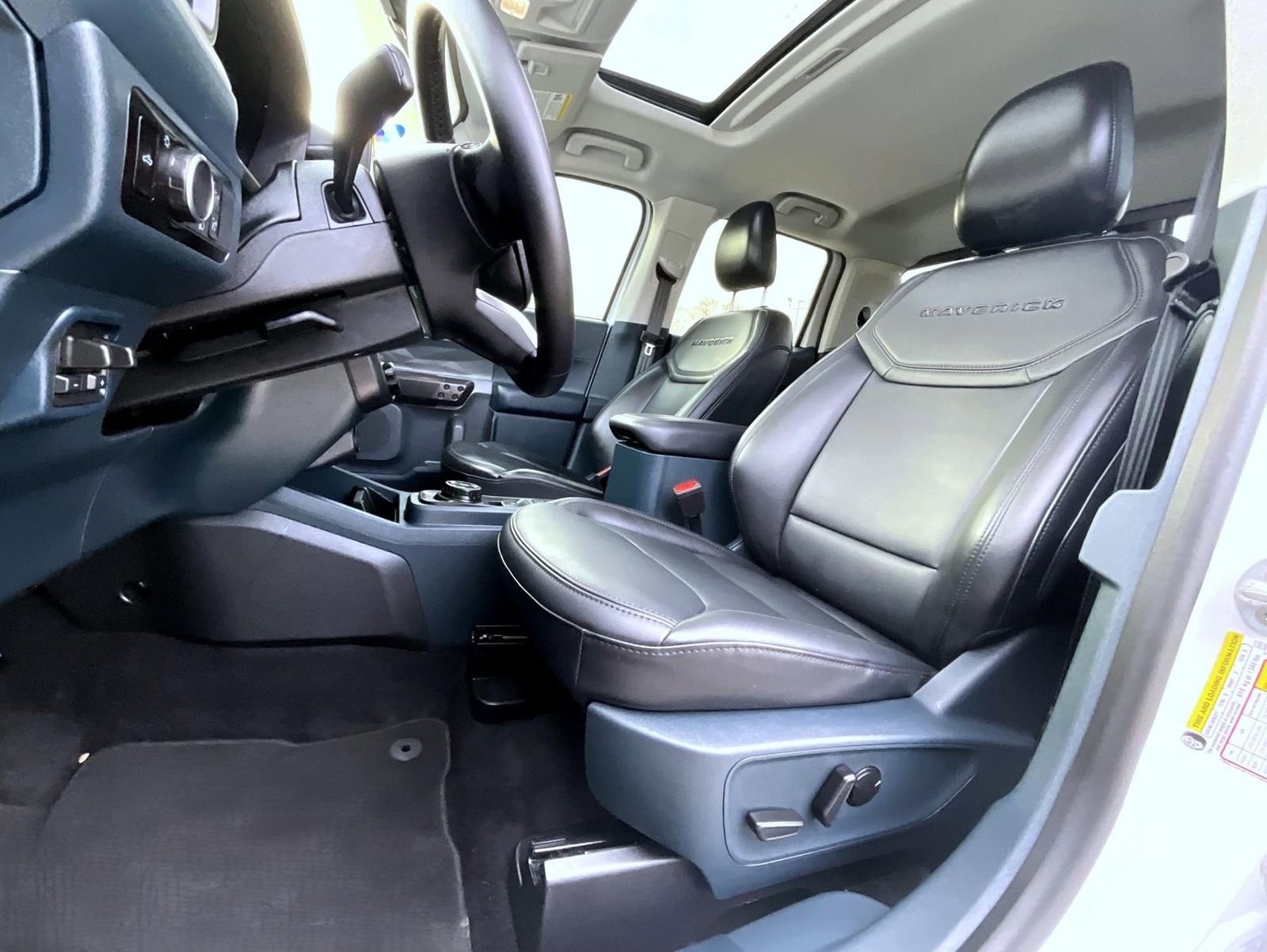 Used 2026 Ford Maverick Lariat w/ Black Appearance Package image 11