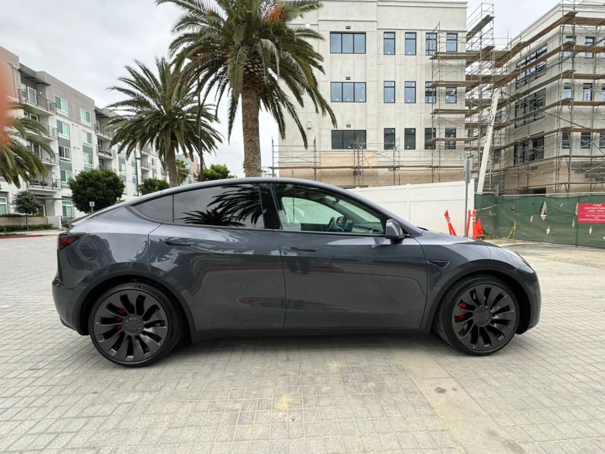 Used 2022 Tesla Model Y Performance AWD/4WD image 8