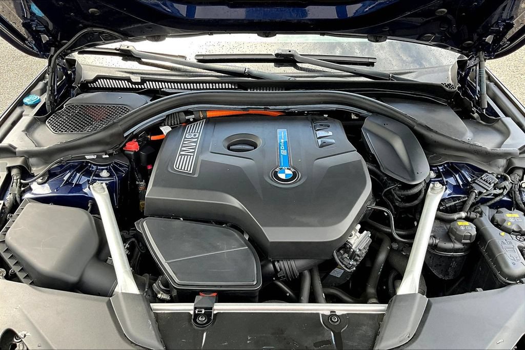 Used 2019 BMW 530e xDrive w/ Luxury Seating Package AWD/4WD image 30