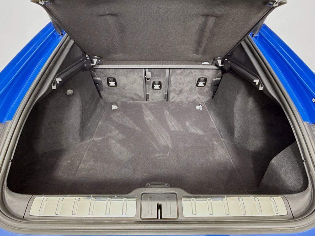 Certified 2025 Porsche Panamera image 28