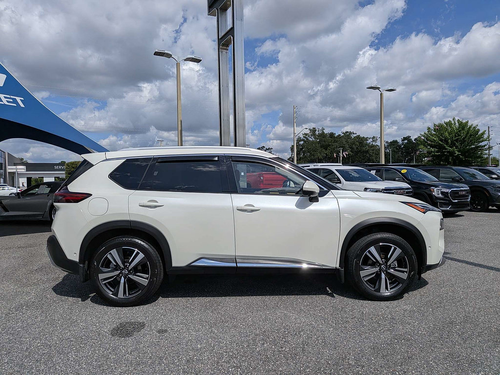 Used 2023 Nissan Rogue Platinum w/ Platinum Premium Package FWD image 2