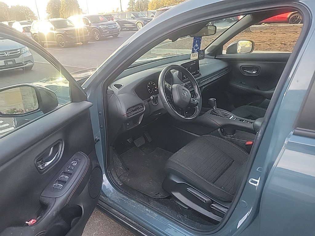 Used 2025 Honda HR-V Sport image 17