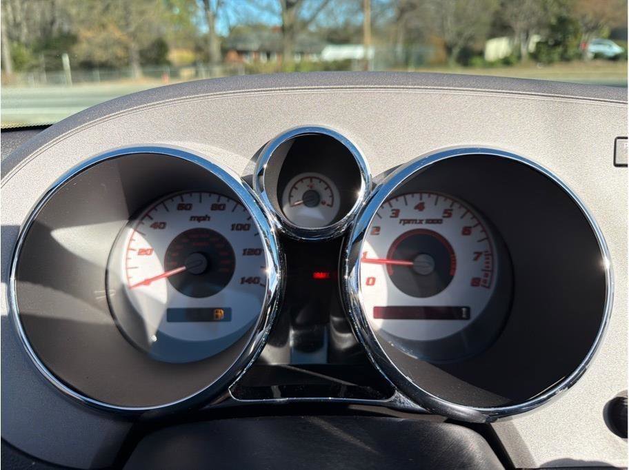 Used 2006 Pontiac Solstice Convertible w/ Premium Package RWD image 13