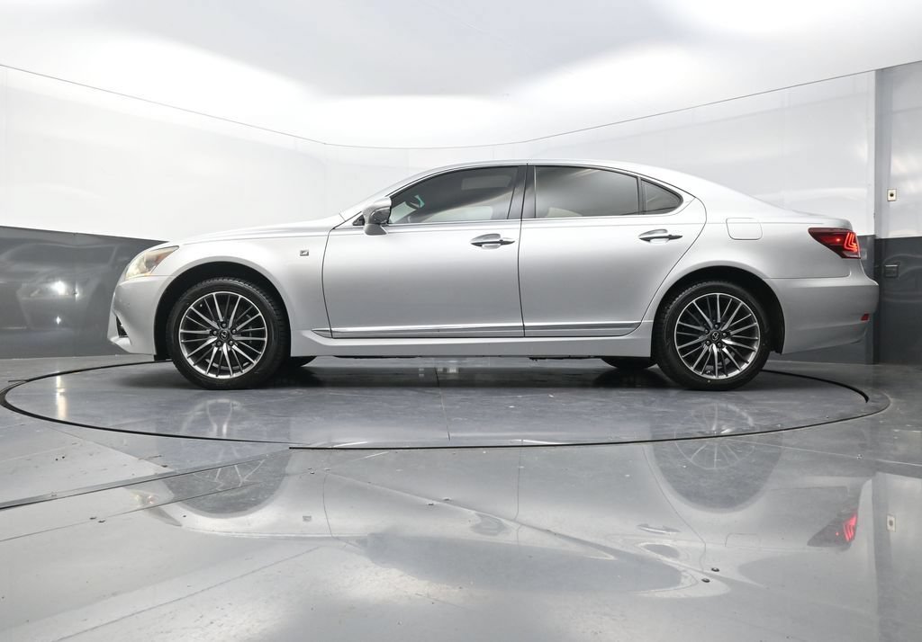 Used 2013 Lexus LS 460 AWD w/ F-Sport Pkg image 27