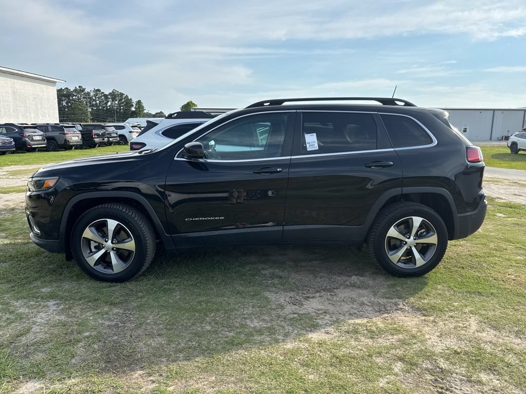 Used 2022 Jeep Cherokee Limited AWD/4WD image 2