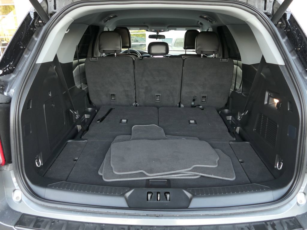 Used 2024 Ford Explorer XLT w/ Equipment Group 202A image 24