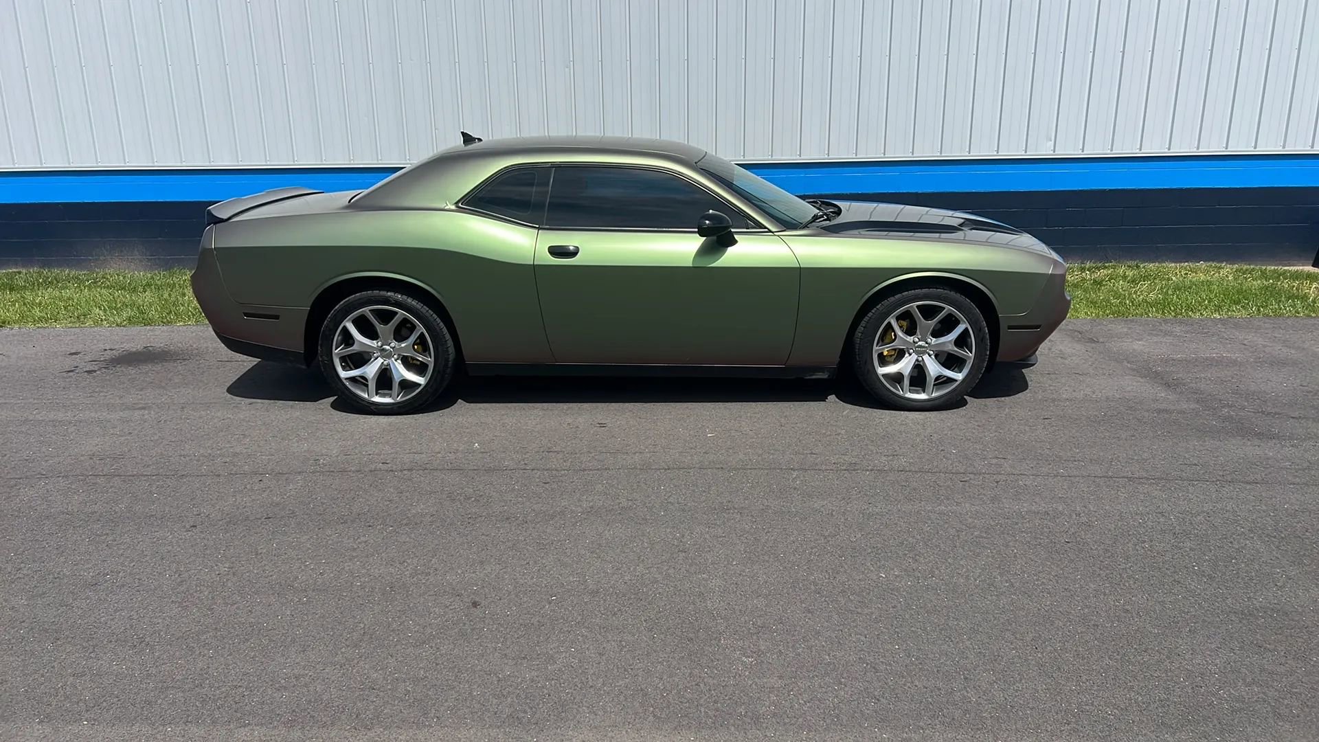 Used 2015 Dodge Challenger SXT Plus RWD image 4