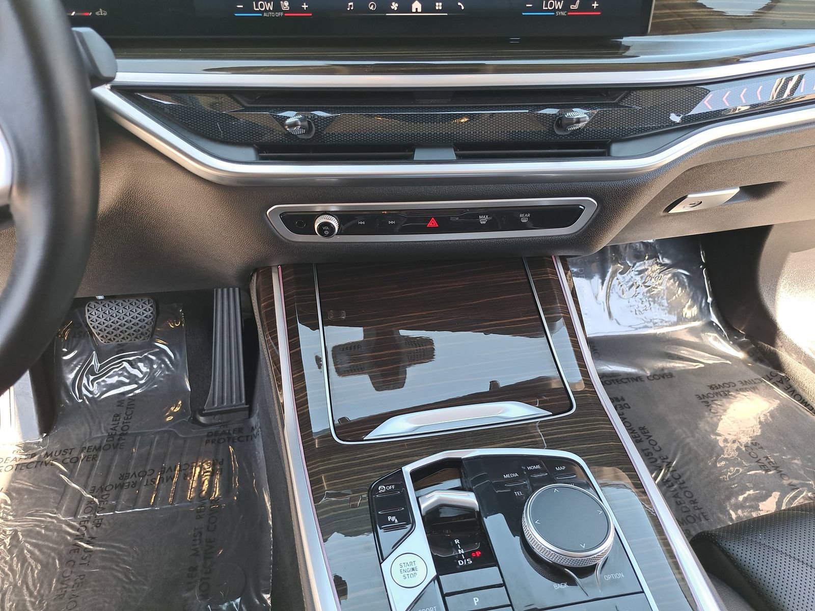 Used 2024 BMW X7 xDrive40i image 24