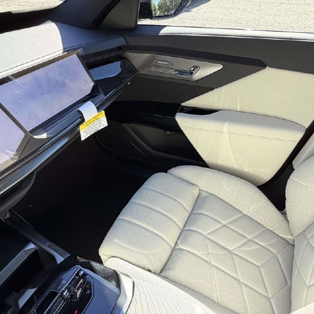 New 2027 BMW 740i xDrive w/ Executive Package AWD/4WD image 18