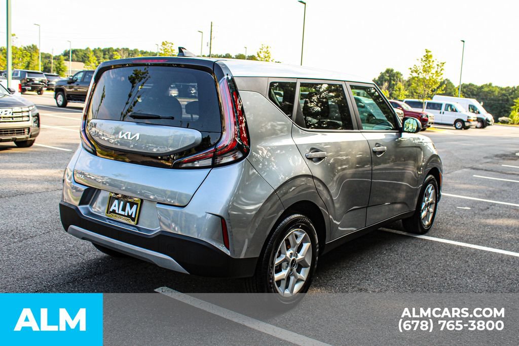Used 2025 Kia Soul LX w/ LX Technology Package FWD image 5