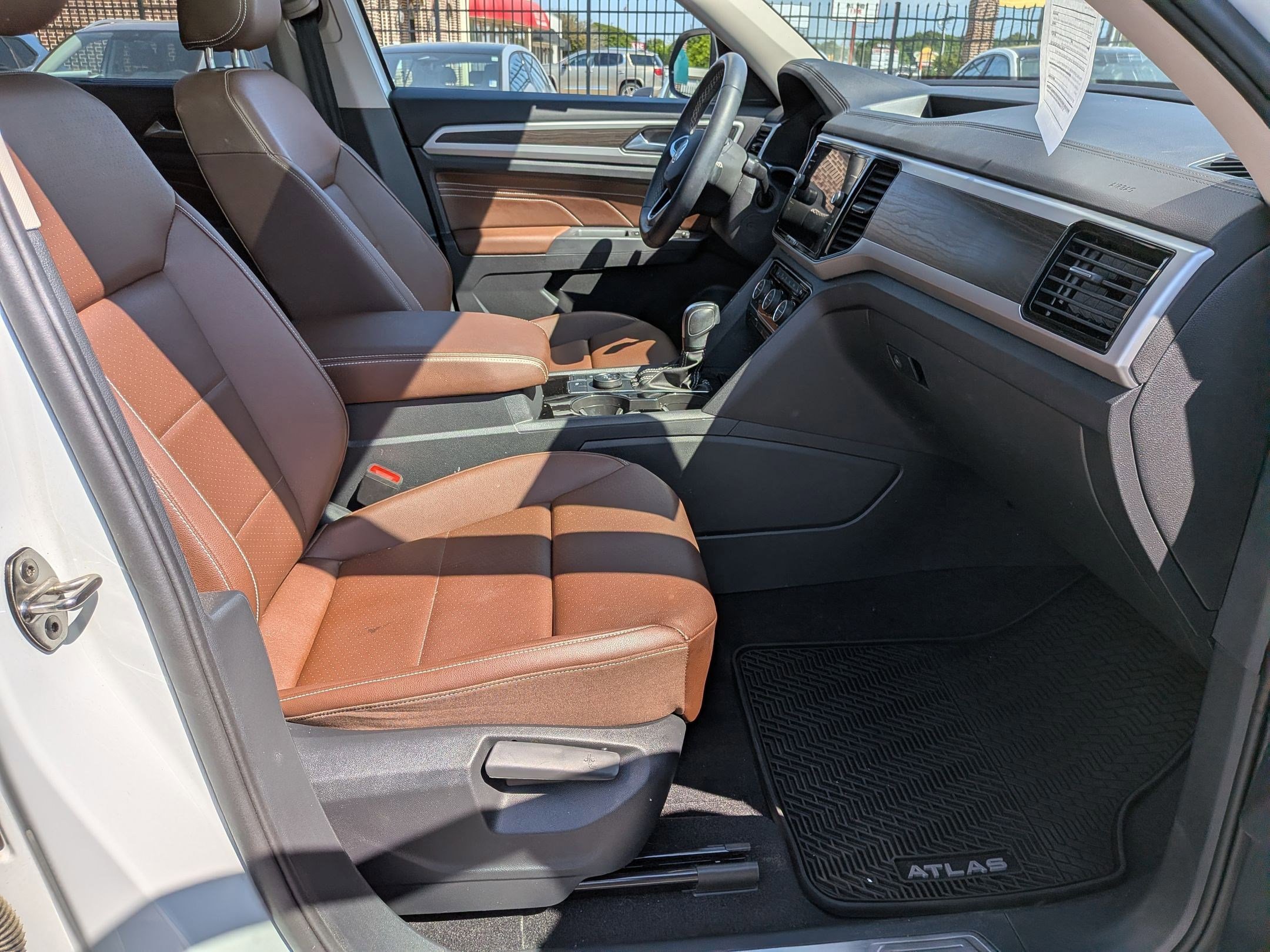 Used 2023 Volkswagen Atlas SE w/ Panoramic Sunroof Package AWD/4WD image 38