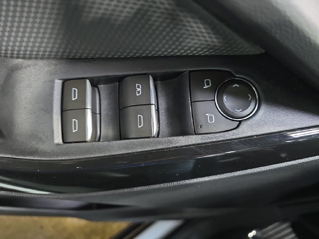 New 2026 Chevrolet Equinox RS w/ Convenience Package III FWD image 31